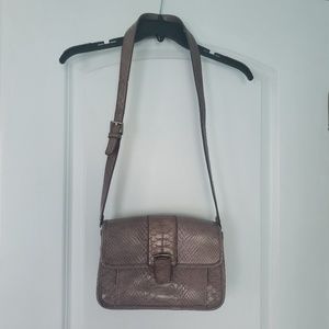 Moving Sale💫 Liz Claiborne faux snake skin crossbody bag